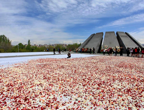 Sitios principales de Yereván, Erebuni, Tsitsernakaberd, Museo del Genocidio, Matenadarán