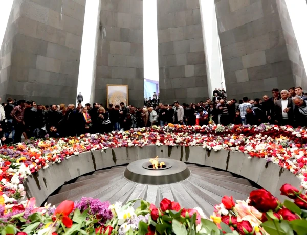 Sitios principales de Yereván, Erebuni, Tsitsernakaberd, Museo del Genocidio, Matenadarán
