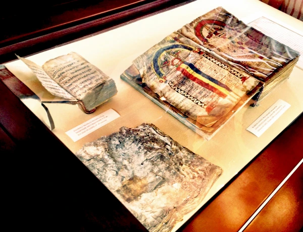 Sitios principales de Yereván, Erebuni, Tsitsernakaberd, Museo del Genocidio, Matenadarán