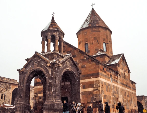 Хор Вирап, Св. Рипсиме, Св. Гаяне, Эчмиадзинский собор, Сокровища Эчмиадзина, Звартноц