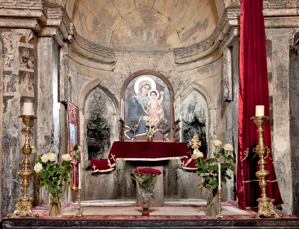 Kloster Saghmosawank, Allee des Alphabets, Festung Amberd, Oschakan, Kirche Karmrawor