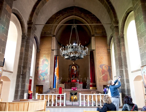 Kloster Saghmosawank, Allee des Alphabets, Festung Amberd, Oschakan, Kirche Karmrawor