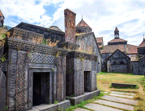 Monasterio Haghpat, Monasterio Sanahín