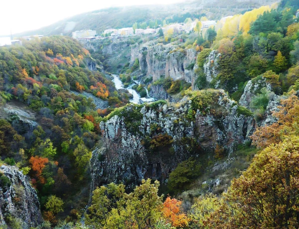 Kloster Chor Wirap, Kloster Norawank, Dschermuk, Weinfabrik Hin Areni