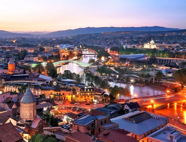 Visita della città di Tbilisi (principali attrazioni della città vecchia e nuova)