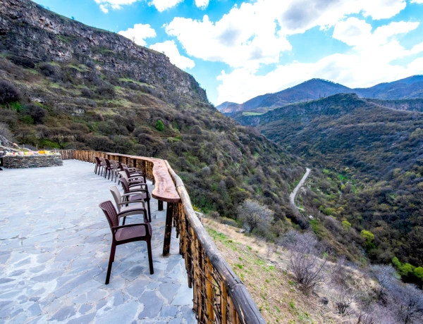 Avventure naturali in Armenia in 2 giorni con rafting sul fiume Debed