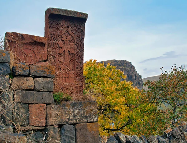 Fortaleza de Bjní, Teleférico de Tsaghkadzor, Monasterio Kecharis, vuelo en Zipline