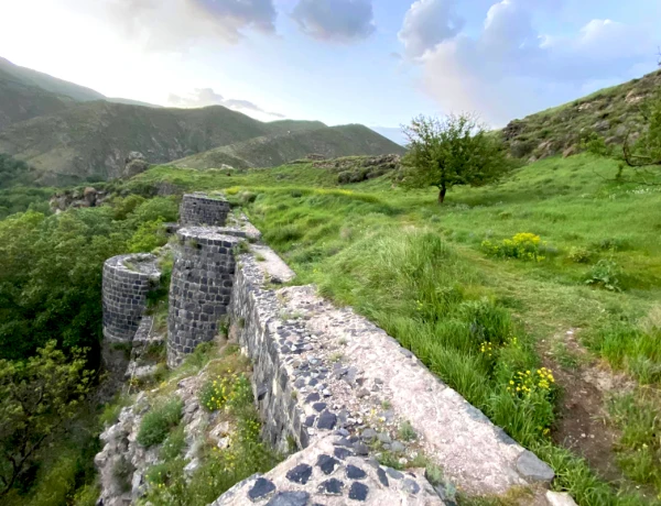 Fortaleza de Bjní, Teleférico de Tsaghkadzor, Monasterio Kecharis, vuelo en Zipline