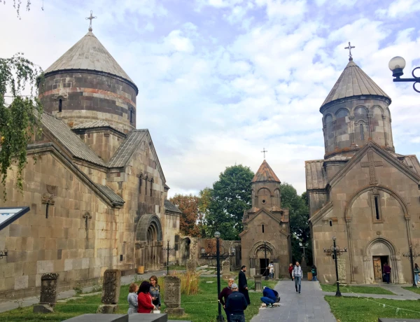 Fortaleza de Bjní, Teleférico de Tsaghkadzor, Monasterio Kecharis, vuelo en Zipline