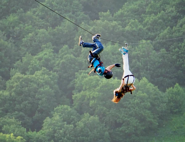 Fortaleza de Bjní, Teleférico de Tsaghkadzor, Monasterio Kecharis, vuelo en Zipline
