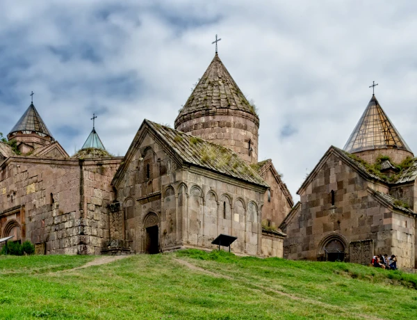 Դիլիջան, Հաղարծնի վանք, Գոշավանք