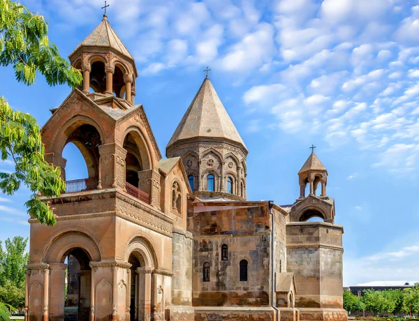 St.  Hripsimé, St. Gaïané, Cathédrale Saint Etchmiadzine, Trésors d'Etchmiadzine