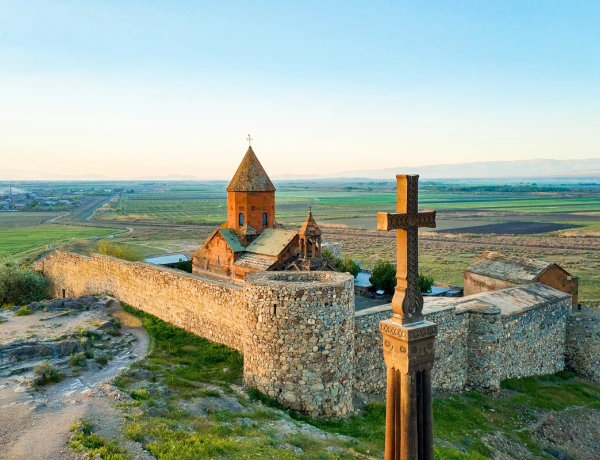 Խոր Վիրապի վանք, շրջայց-զբոսանք Երևանում