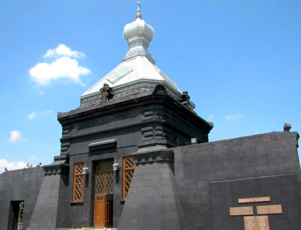 Gyumrí, Fortaleza Negra, Museo de la Vida Urbana (Dzitoghtsyan), Monasterio Harichavanq