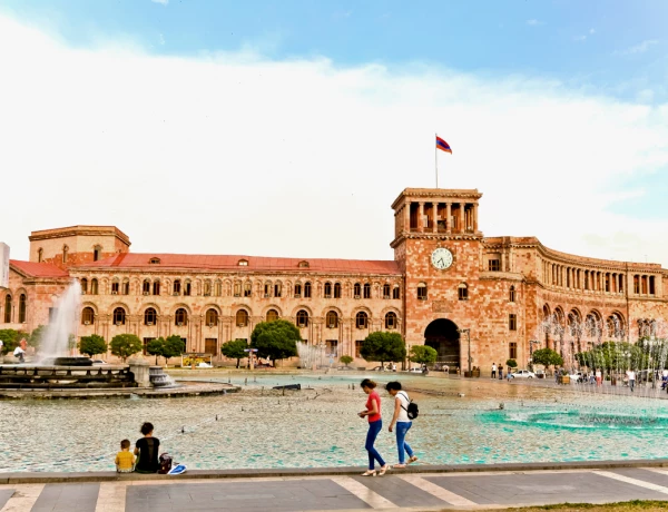 St. Hripsime, St. Gayane, Cattedrale di Ejmiatsin, Tesori di Ejmiatsin, Zvartnots, Siti principali di Yerevan