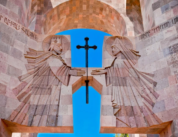 Св. Рипсиме, Св. Гаяне, Эчмиадзинский собор, Музей, Звартноц, Ключевые места Еревана