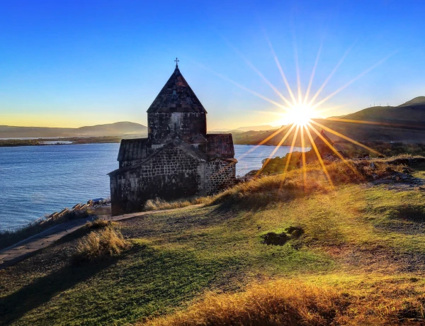 Озеро Севан, Норатус, Семейная ферма Микаелян, Монастырь Севанаванк