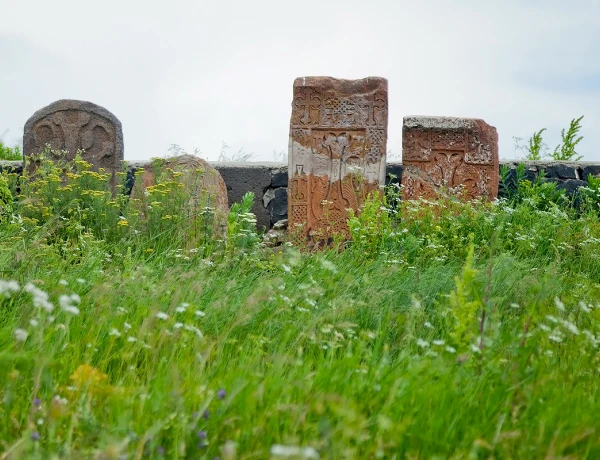 Озеро Севан, Норатус, Семейная ферма Микаелян, Монастырь Севанаванк