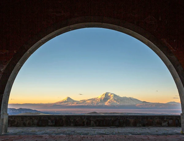 Храм Гарни, Монастырь Гегард