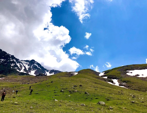 Hiking up the Southern Peak of Mount Aragats
