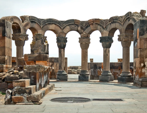 St. Hripsime, St. Gayane, Catedral Madre de Echmiadzín, Sardarapat, Templo de Zvartnots