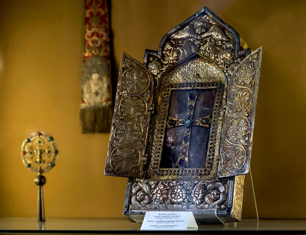 Эчмиадзинский собор, Сокровищница, Звартноц, Озеро Севан, Севанаванк