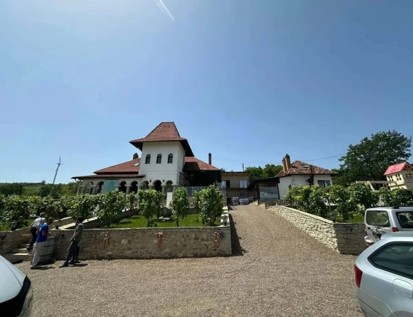 Kloster Makarawank, Berkri Genussgarten, Jell Extreme Park