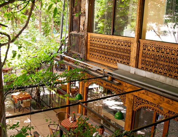 Աբովյան 12 – Դալան