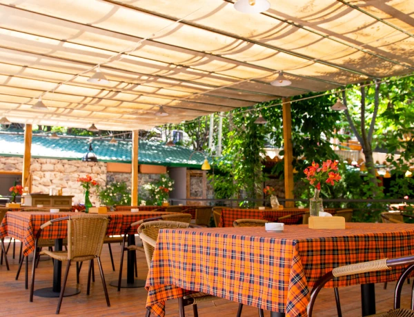 Աբովյան 12 – Դալան