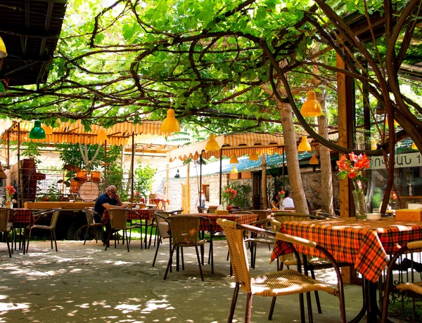 Աբովյան 12 – Դալան