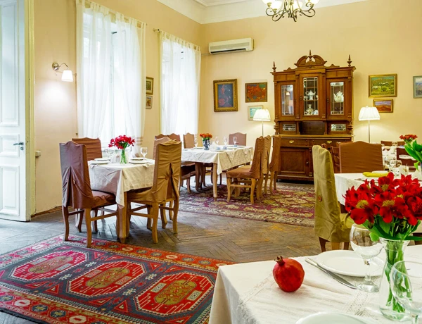 Աբովյան 12 – Դալան