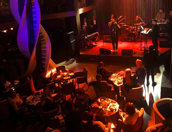 Mezzo Classic House Club