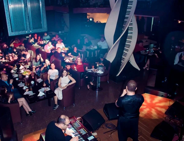 Mezzo Classic House Club