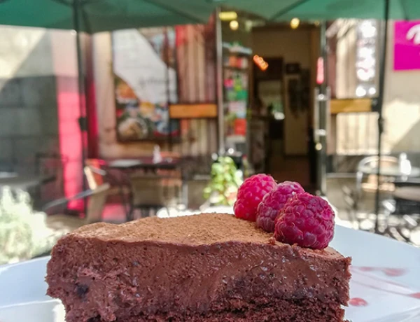 Արտ Բրիջ գրախանութ-սրճարան