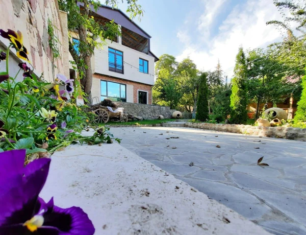 Г.А.Т.А. Дом сад-закусочная