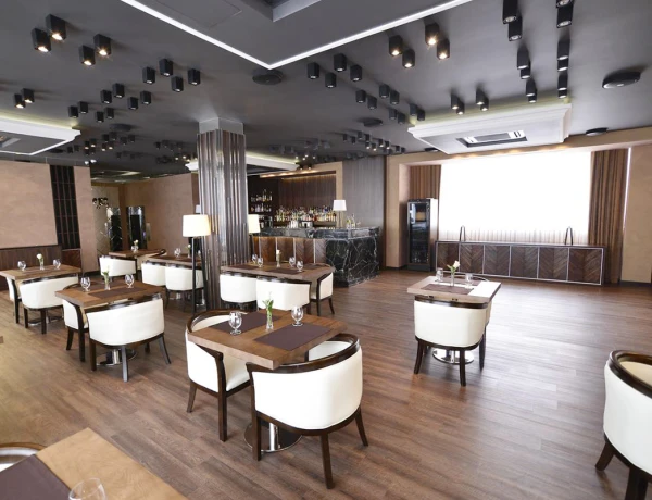 Մոնմարտր ռեստորան-կոկտեյլ-բար