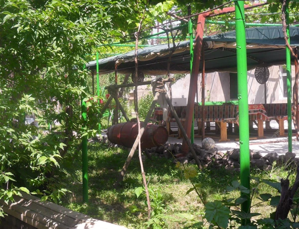 Гарни Рест Хост