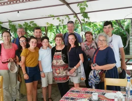 Гарни Рест Хост