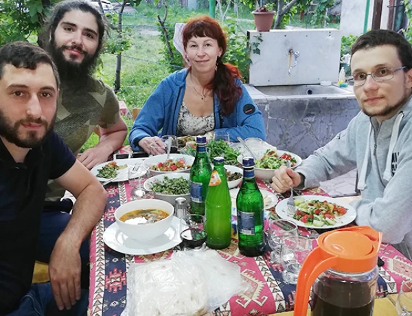 Гарни Рест Хост