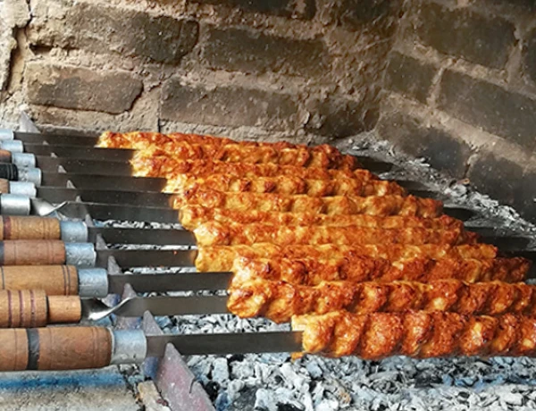 Гарни Рест Хост