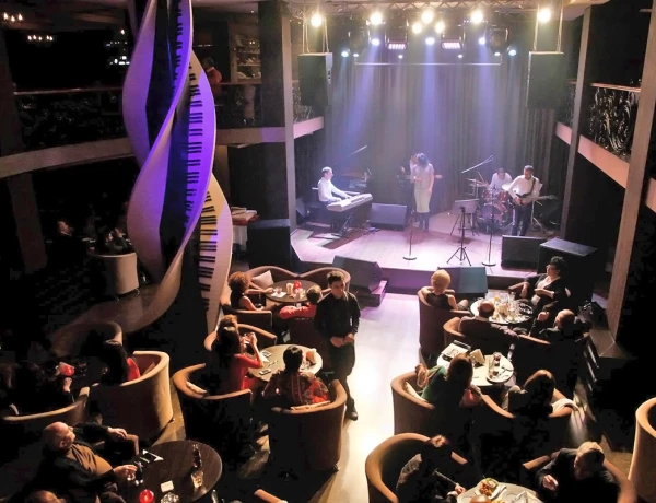 Mezzo Classic House Club