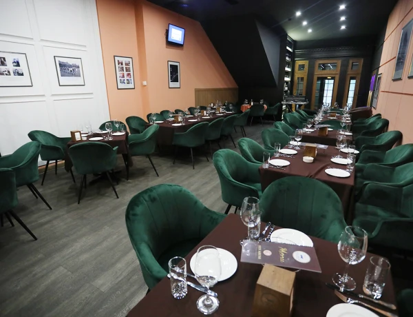 Հին Անի Մյուզիք Հոլ