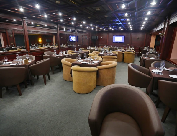 Հին Անի Մյուզիք Հոլ