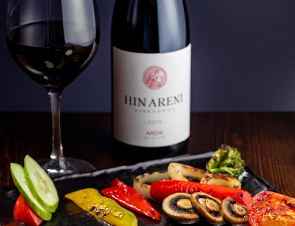 Հին Անի Մյուզիք Հոլ