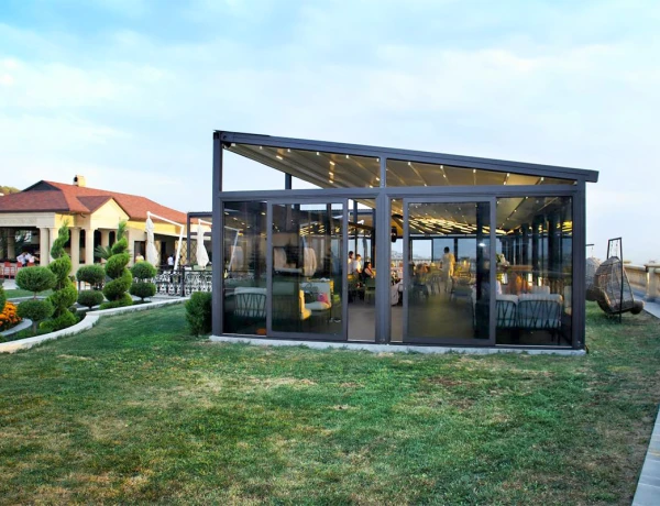 Lanj Lounge Bar & RestArea