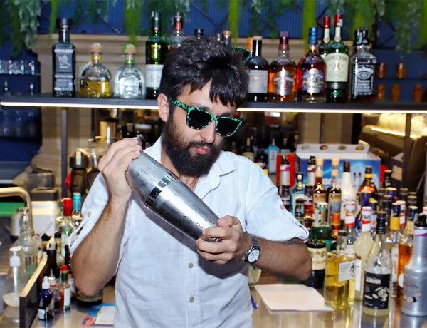 Lanj Lounge Bar & RestArea