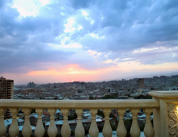 Lanj Lounge Bar & RestArea