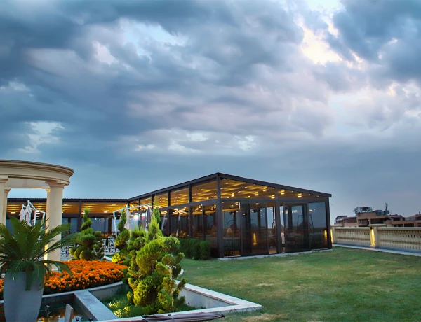 Lanj Lounge Bar & RestArea