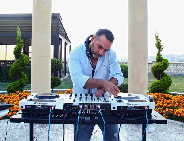 Lanj Lounge Bar & RestArea