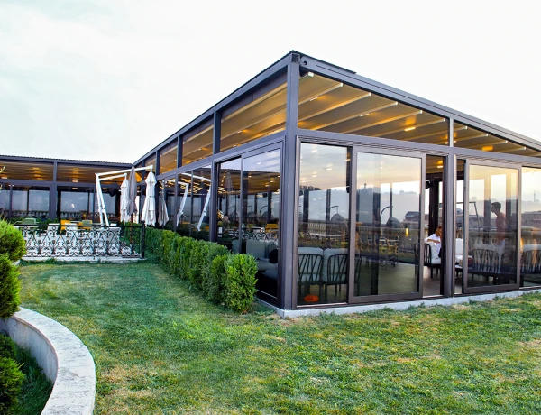 Lanj Lounge Bar & RestArea